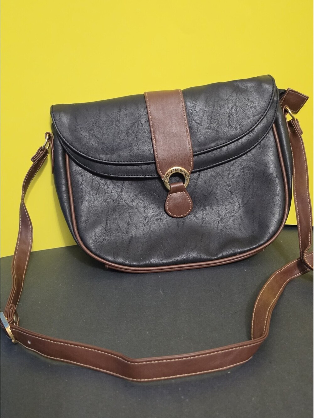 Vintage Kathie Lee Black & brown leather flap Shoulder bag handbag USA